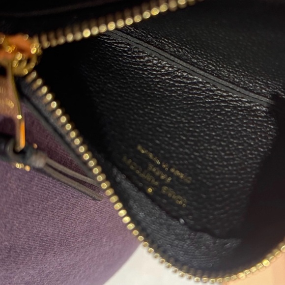 Authentic Louis Vuitton Key Pouch Cles Bicolor Empreinte Monogram Leather - Picture 9 of 10